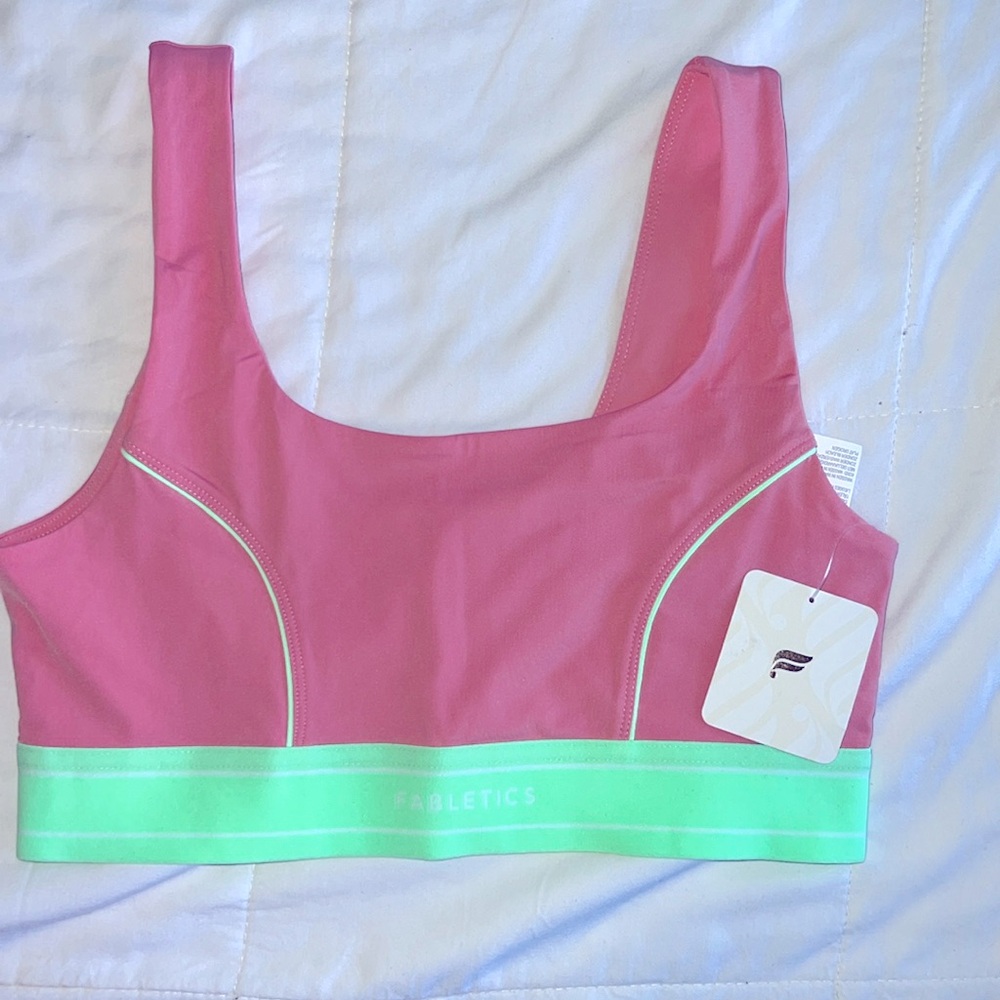 NWT Fabletics sports bra medium impact size small